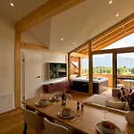 Apartamento I Jacuzzi I Balkon I Parkplatz I Bio Hof I Tv