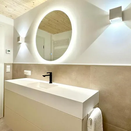 Appartamento I Balkon Mit Jacuzzi I Parkplatz Rieden